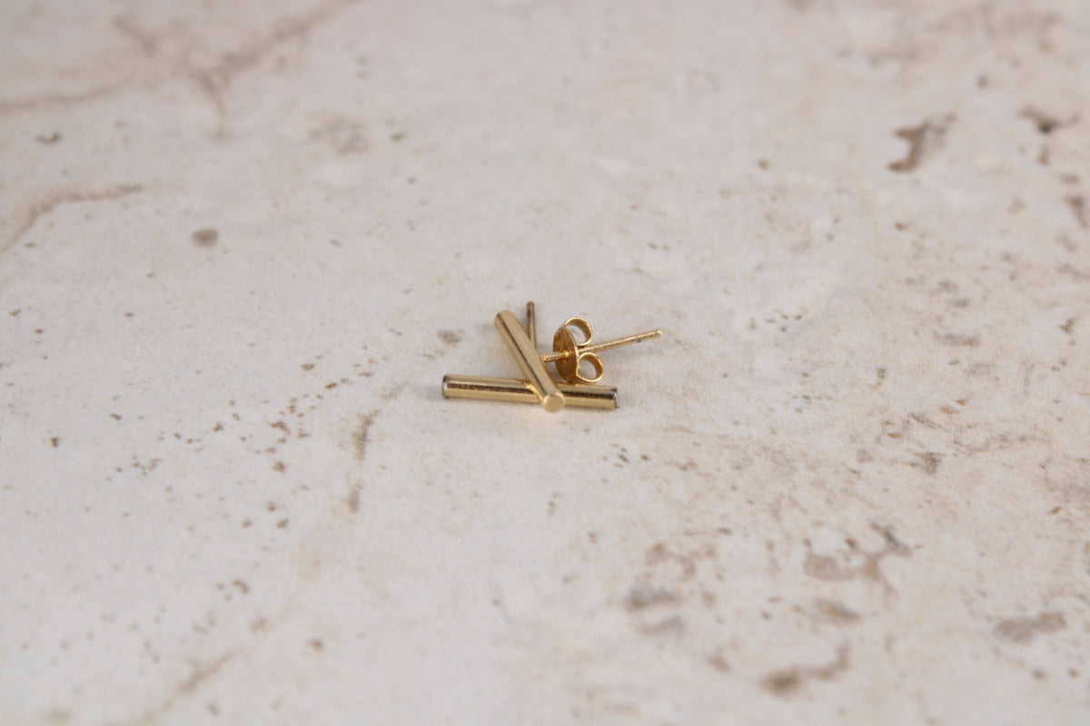 Minimal T-Bar Studs with posts and backs